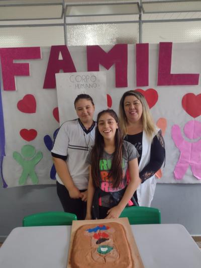 Escola LeocÃ¡dio JosÃ© Correia realizou a Feira de CiÃªncias com os Alunos do 5Âº ano